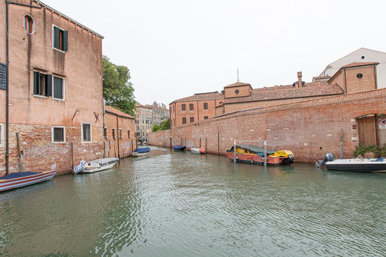 Ca' Leoncino - Venice Canal Front Apartment Exterior foto