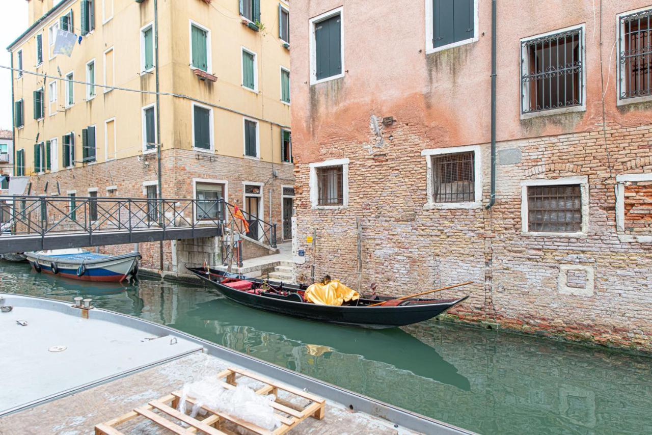 Ca' Leoncino - Venice Canal Front Apartment Exterior foto