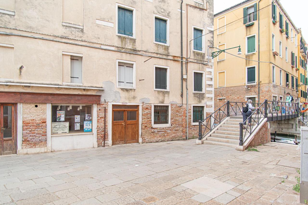 Ca' Leoncino - Venice Canal Front Apartment Exterior foto